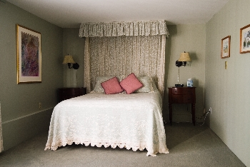 serenity suite bedroom